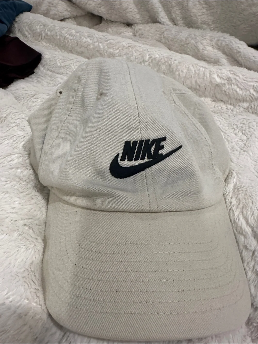 Nike Men's Off-White Cap with Black Swoosh